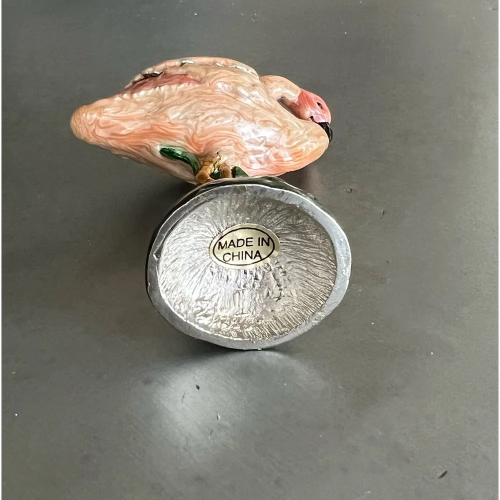 Jeweled flamingo trinket box/figurine - Picture 9 of 15